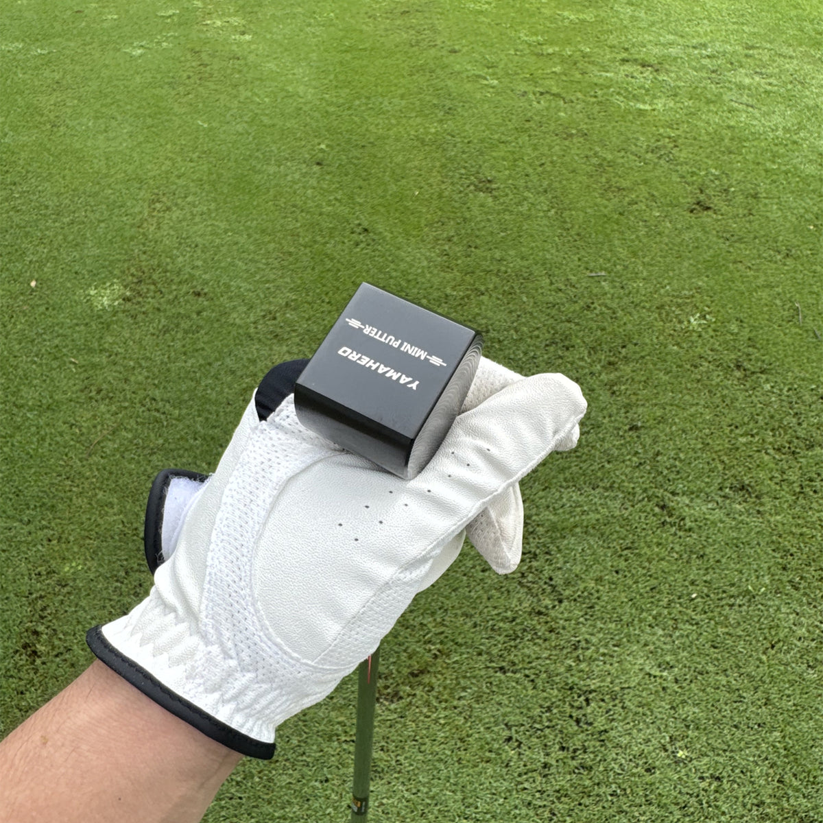 Yamahero Mini Golf Putter in Black And Golden, 86.36 cm, with a PU Grip, Suitable for Both Left And Right-Handed Users, Designed for Men